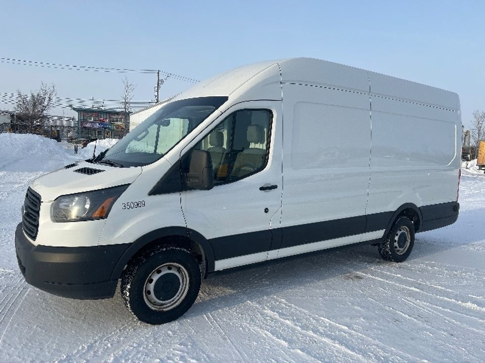 Cargo Van (Panel Van)-Light and Medium Duty Trucks-Ford-2019-Transit 250-Montreal-PQ-221,650\n\t\tkm-$ 34,250 - Image 3