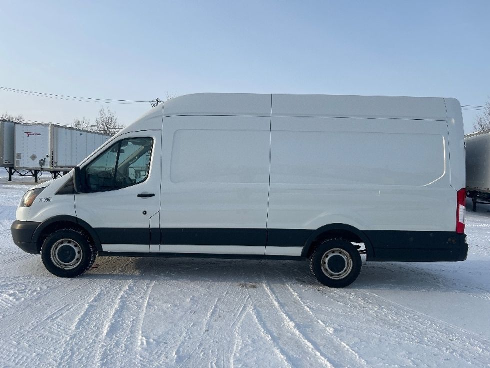 Cargo Van (Panel Van)-Light and Medium Duty Trucks-Ford-2019-Transit 250-Montreal-PQ-221,650\n\t\tkm-$ 34,250 - Image 4