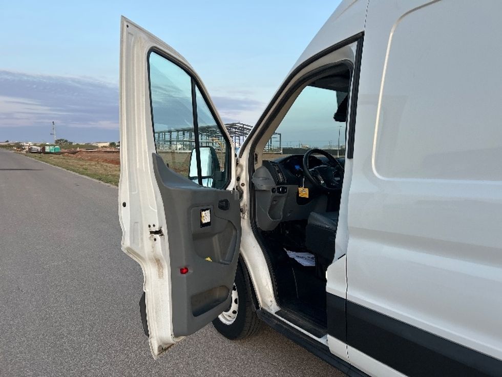 Cargo Van (Panel Van)-Light and Medium Duty Trucks-Ford-2019-Transit 250-Odessa-TX-178,340\n\t\tmiles-$ 28,000 - Image 13