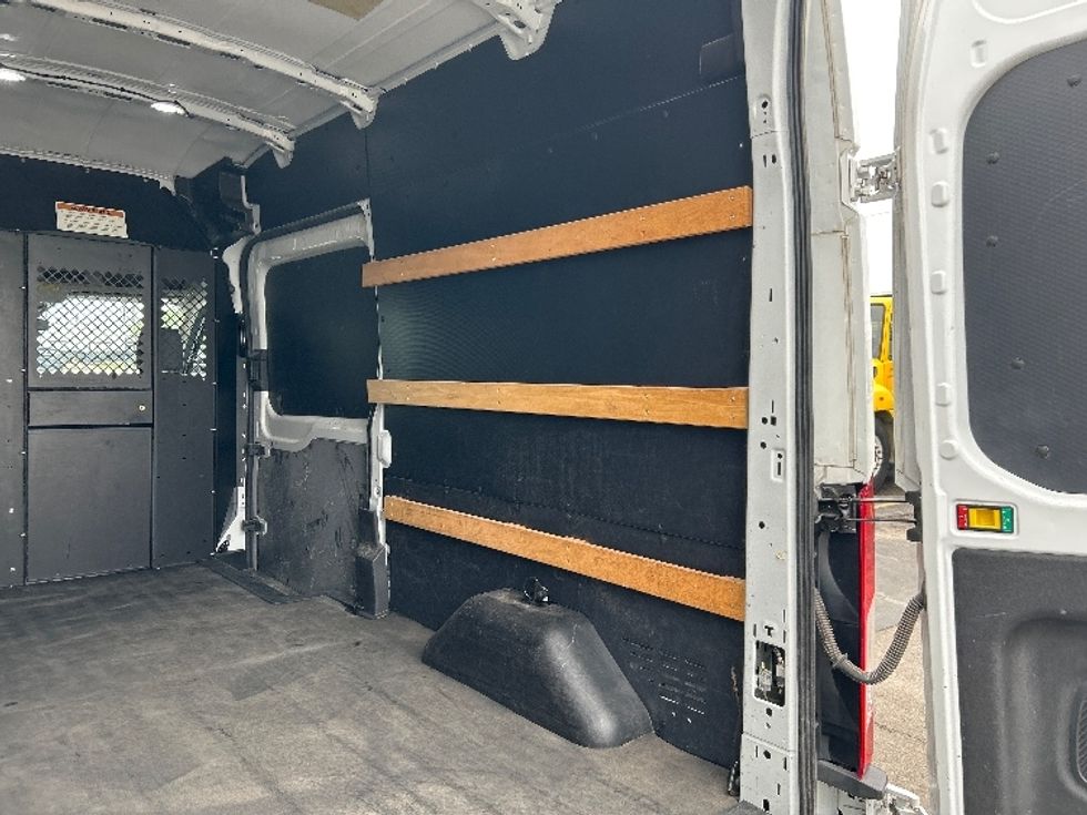 Cargo Van (Panel Van)-Light and Medium Duty Trucks-Ford-2019-Transit 250-Oklahoma City-OK-77,625\n\t\tmiles-$ 32,750 - Image 10