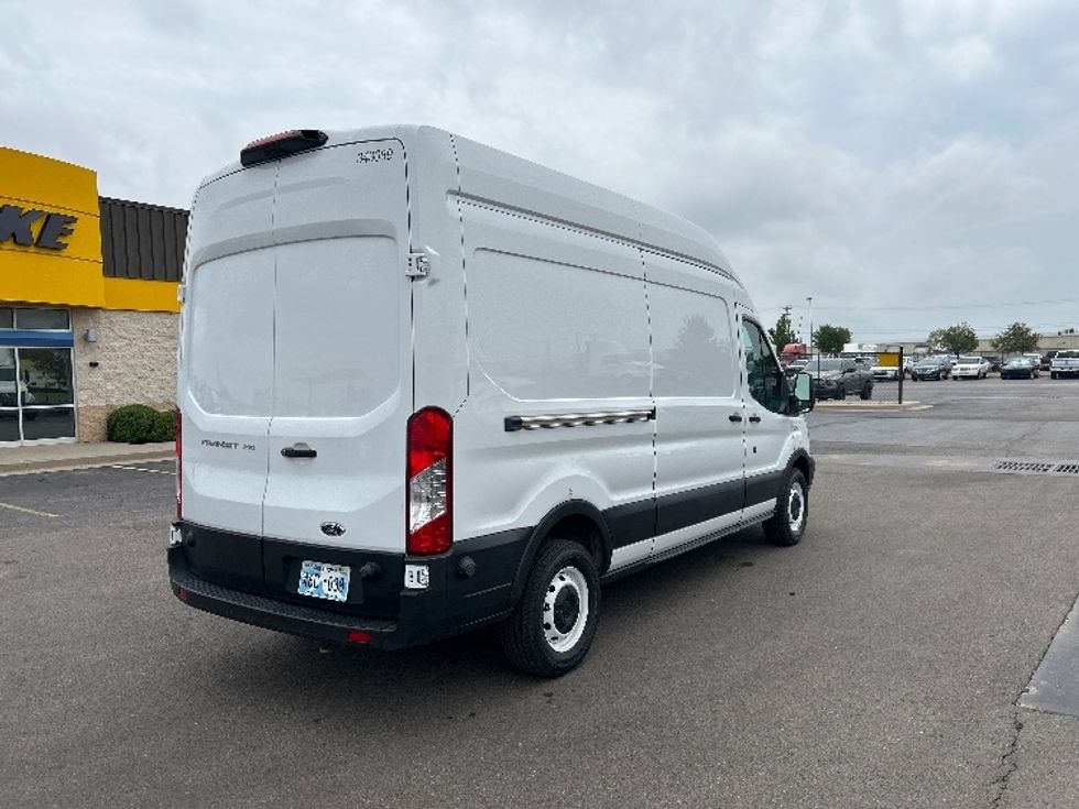 Cargo Van (Panel Van)-Light and Medium Duty Trucks-Ford-2019-Transit 250-Oklahoma City-OK-77,625\n\t\tmiles-$ 32,750 - Image 11