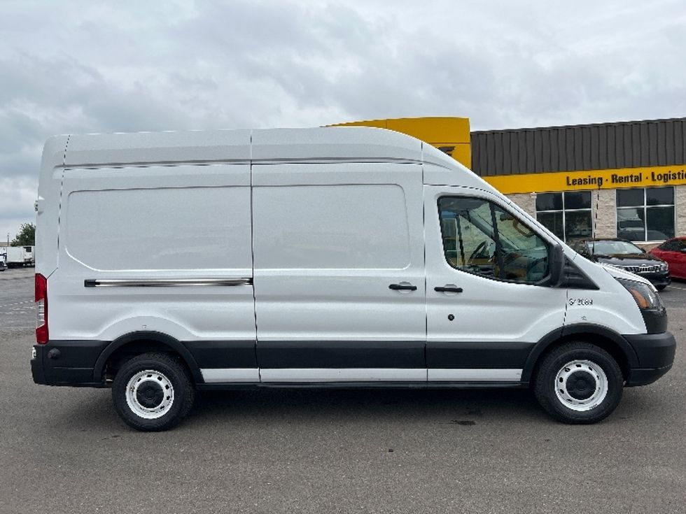Cargo Van (Panel Van)-Light and Medium Duty Trucks-Ford-2019-Transit 250-Oklahoma City-OK-77,625\n\t\tmiles-$ 32,750 - Image 12