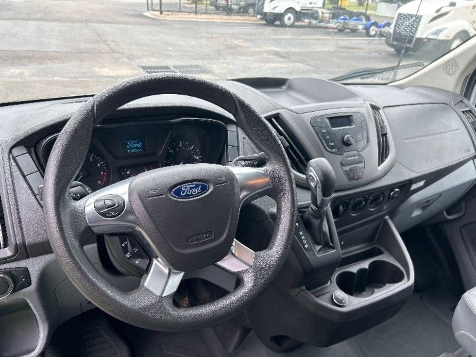 Cargo Van (Panel Van)-Light and Medium Duty Trucks-Ford-2019-Transit 250-Oklahoma City-OK-77,625\n\t\tmiles-$ 32,750 - Image 14
