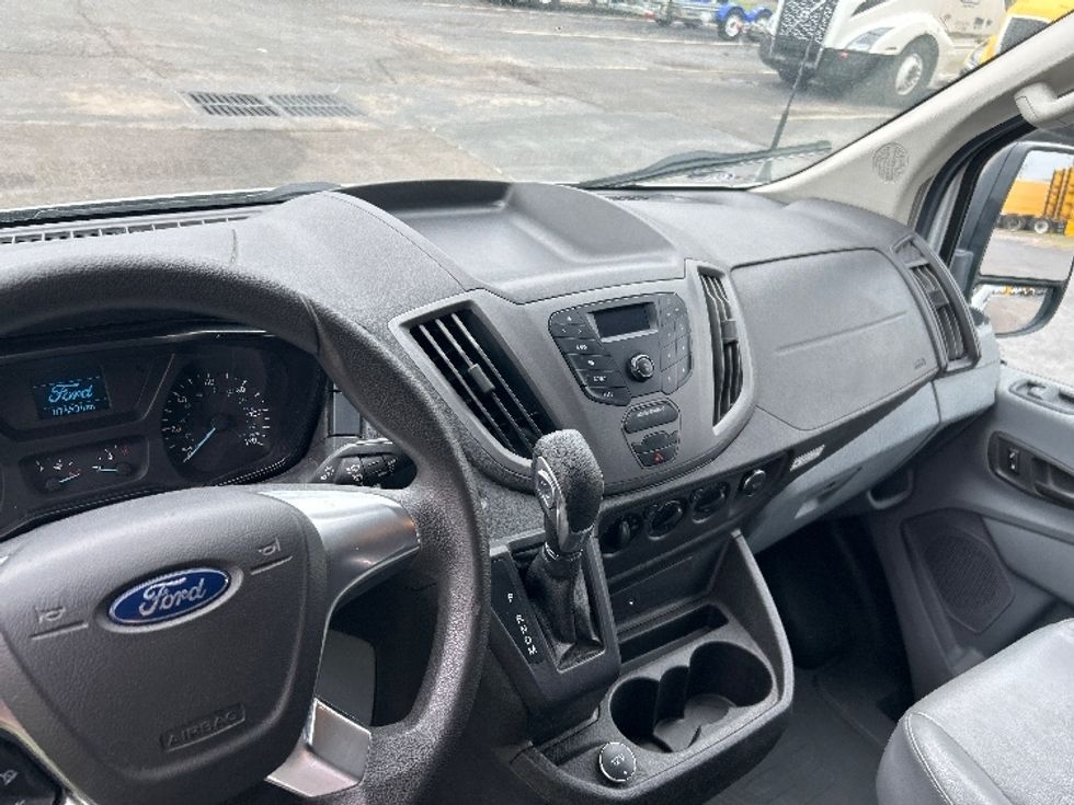 Cargo Van (Panel Van)-Light and Medium Duty Trucks-Ford-2019-Transit 250-Oklahoma City-OK-77,625\n\t\tmiles-$ 32,750 - Image 15