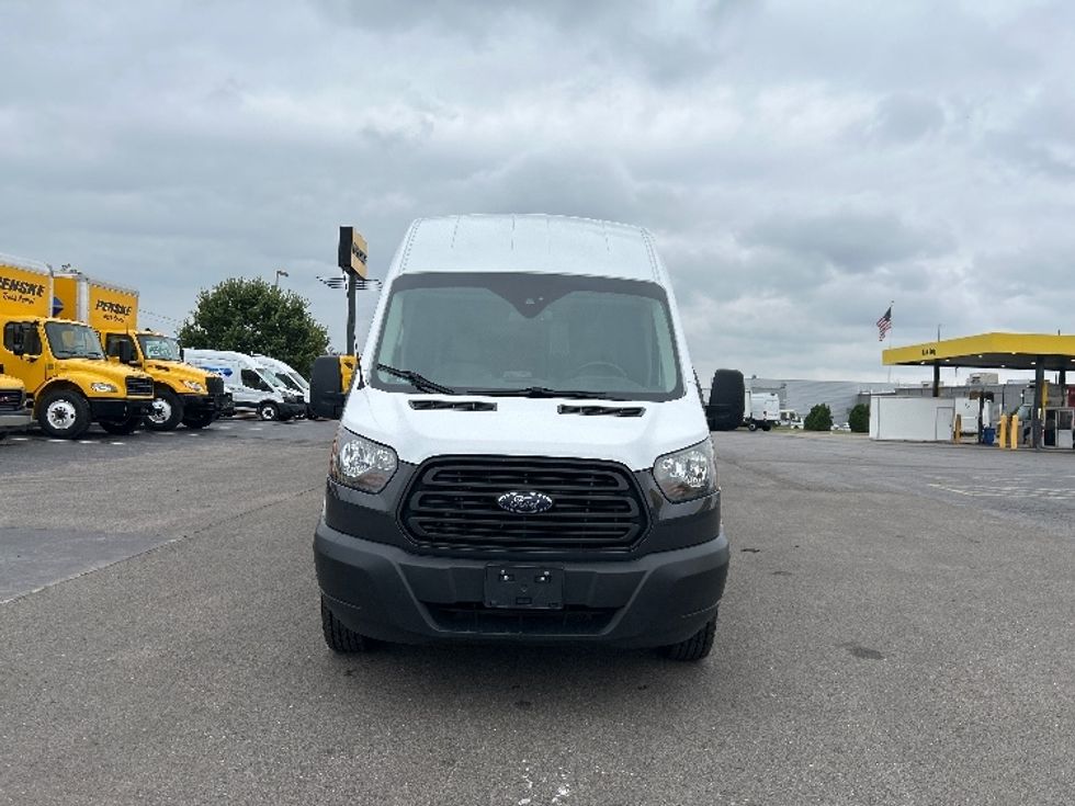 Cargo Van (Panel Van)-Light and Medium Duty Trucks-Ford-2019-Transit 250-Oklahoma City-OK-77,625\n\t\tmiles-$ 32,750 - Image 2