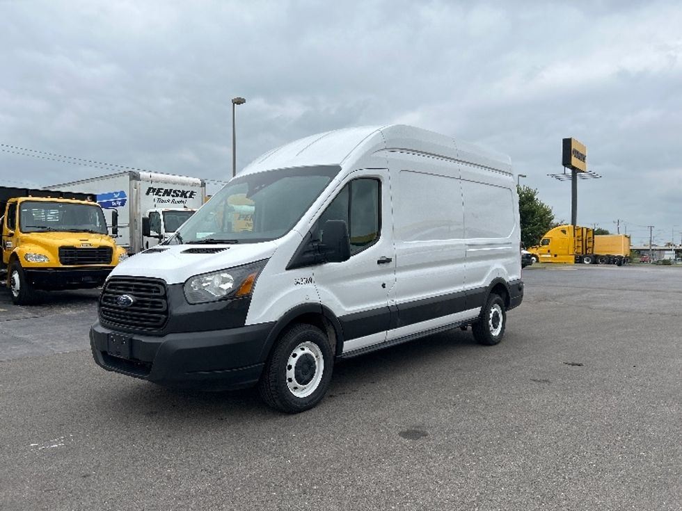 Cargo Van (Panel Van)-Light and Medium Duty Trucks-Ford-2019-Transit 250-Oklahoma City-OK-77,625\n\t\tmiles-$ 32,750 - Image 3