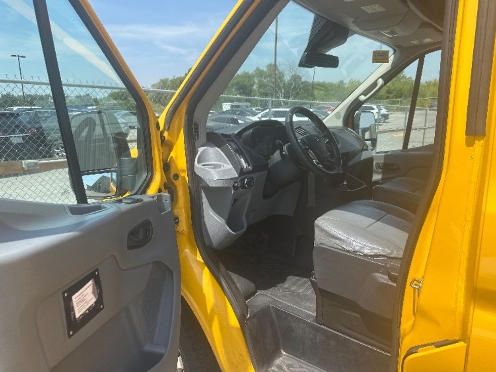 Cargo Van (Panel Van)-Light and Medium Duty Trucks-Ford-2019-Transit 250-Oshawa-ON-160,926\n\t\tkm-$ 31,500 - Image 16
