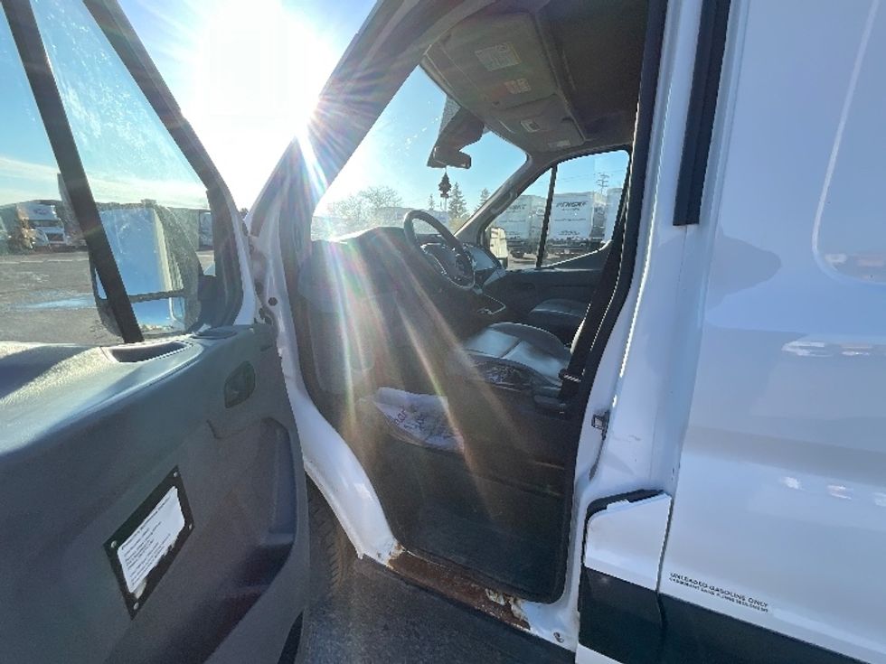 Cargo Van (Panel Van)-Light and Medium Duty Trucks-Ford-2019-Transit 250-Ottawa-ON-100,487\n\t\tkm-$ 49,000 - Image 13