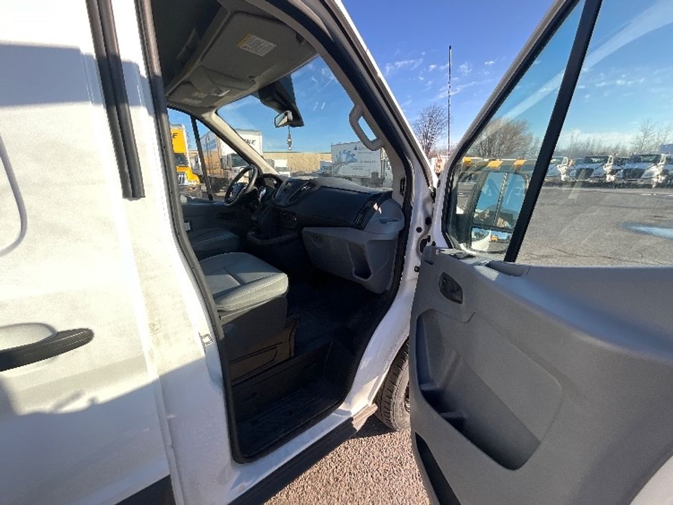 Cargo Van (Panel Van)-Light and Medium Duty Trucks-Ford-2019-Transit 250-Ottawa-ON-100,487\n\t\tkm-$ 49,000 - Image 16
