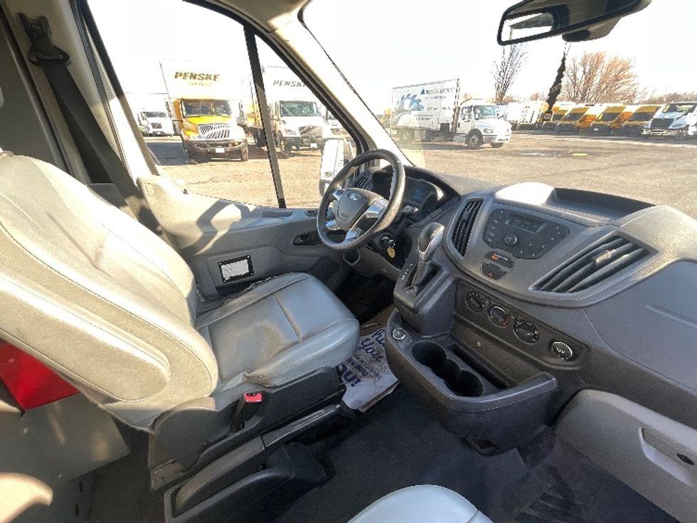 Cargo Van (Panel Van)-Light and Medium Duty Trucks-Ford-2019-Transit 250-Ottawa-ON-100,487\n\t\tkm-$ 49,000 - Image 18