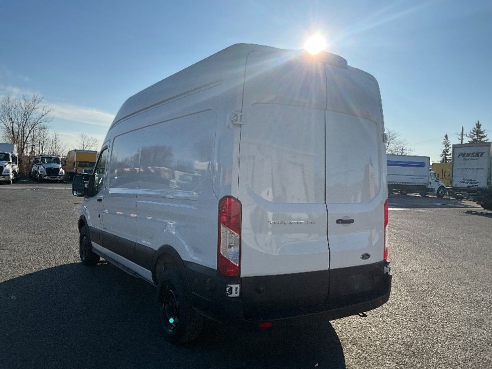 Cargo Van (Panel Van)-Light and Medium Duty Trucks-Ford-2019-Transit 250-Ottawa-ON-100,487\n\t\tkm-$ 49,000 - Image 5