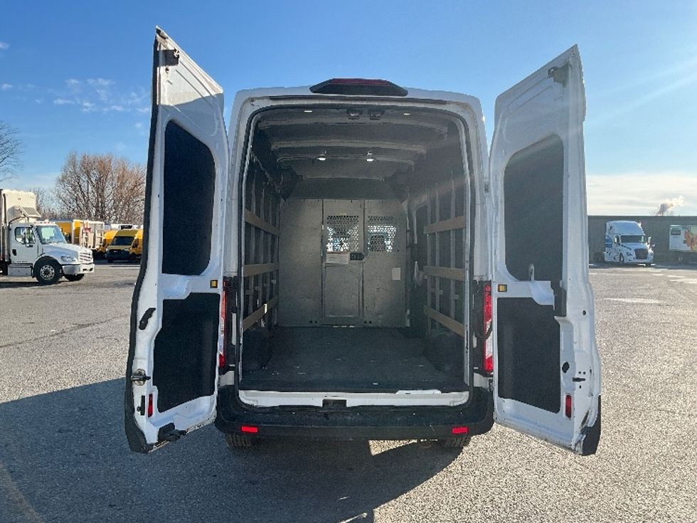 Cargo Van (Panel Van)-Light and Medium Duty Trucks-Ford-2019-Transit 250-Ottawa-ON-100,487\n\t\tkm-$ 49,000 - Image 7
