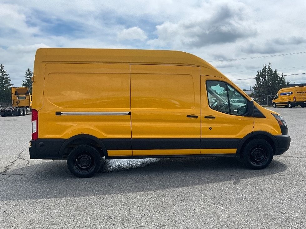 Cargo Van (Panel Van)-Light and Medium Duty Trucks-Ford-2019-Transit 250-Ottawa-ON-152,384\n\t\tkm-$ 32,000 - Image 14