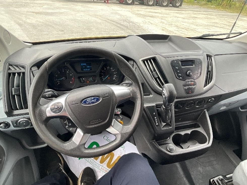 Cargo Van (Panel Van)-Light and Medium Duty Trucks-Ford-2019-Transit 250-Ottawa-ON-152,384\n\t\tkm-$ 32,000 - Image 17