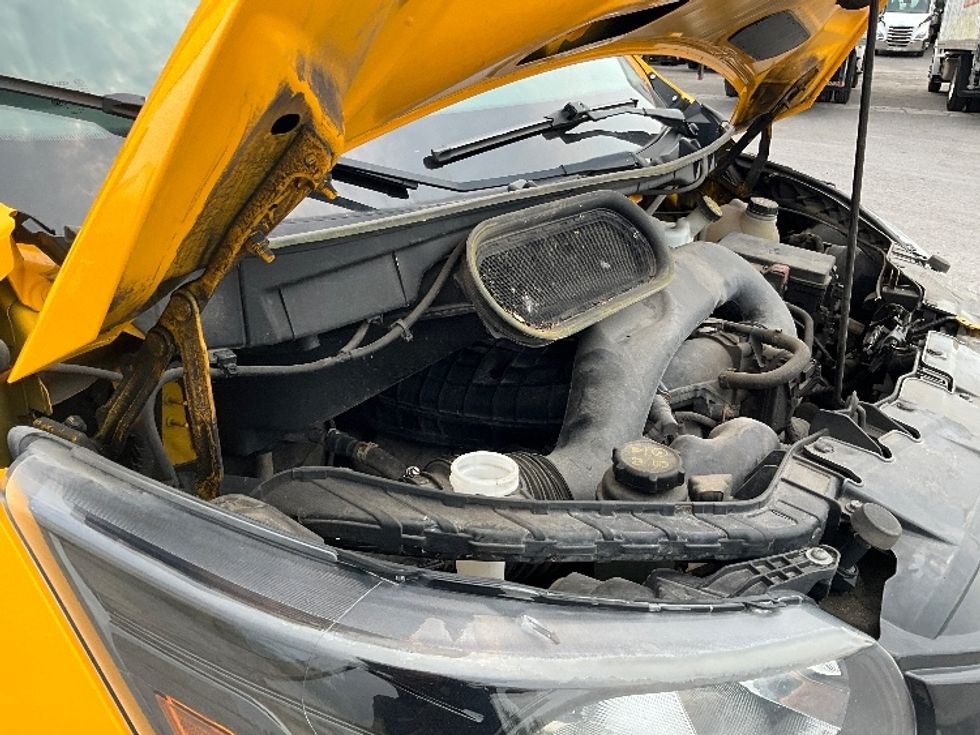 Cargo Van (Panel Van)-Light and Medium Duty Trucks-Ford-2019-Transit 250-Ottawa-ON-152,384\n\t\tkm-$ 32,000 - Image 22