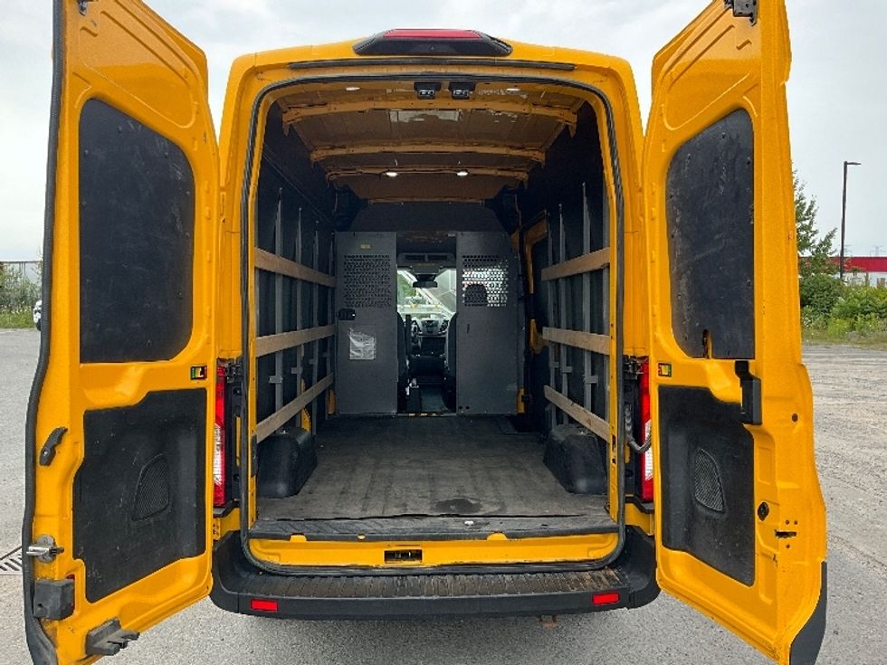 Cargo Van (Panel Van)-Light and Medium Duty Trucks-Ford-2019-Transit 250-Ottawa-ON-152,384\n\t\tkm-$ 32,000 - Image 8