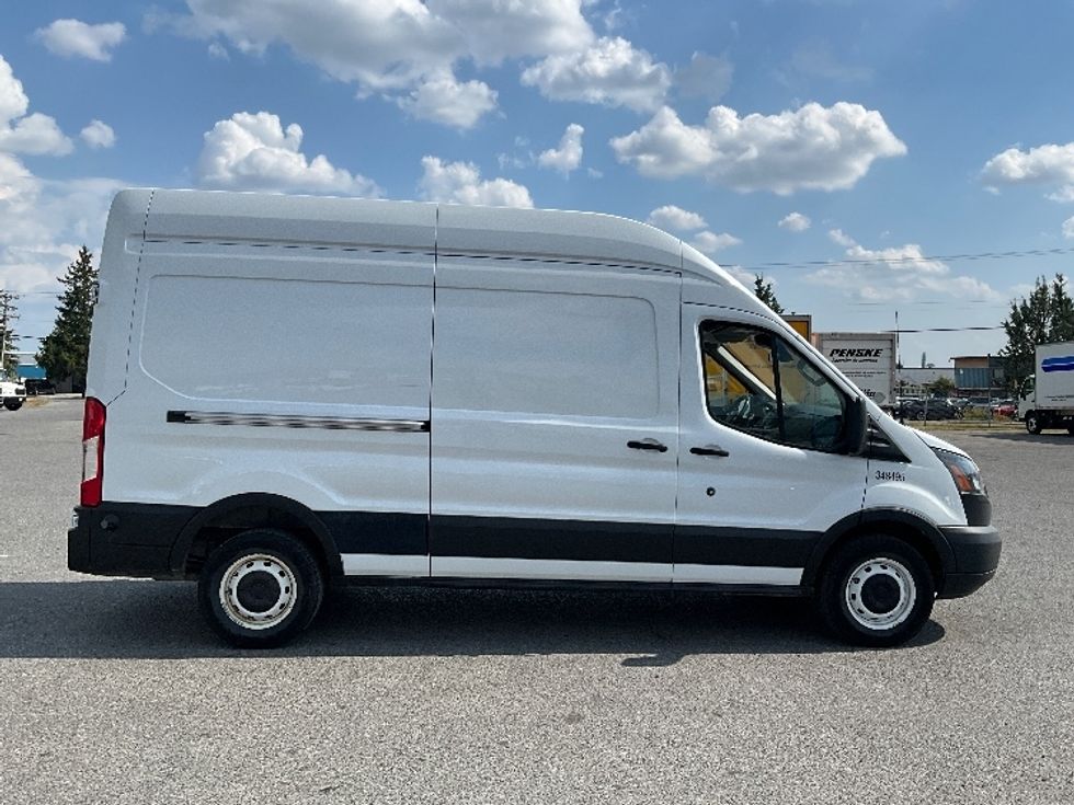 Cargo Van (Panel Van)-Light and Medium Duty Trucks-Ford-2019-Transit 250-Ottawa-ON-205,470\n\t\tkm-$ 38,000 - Image 15