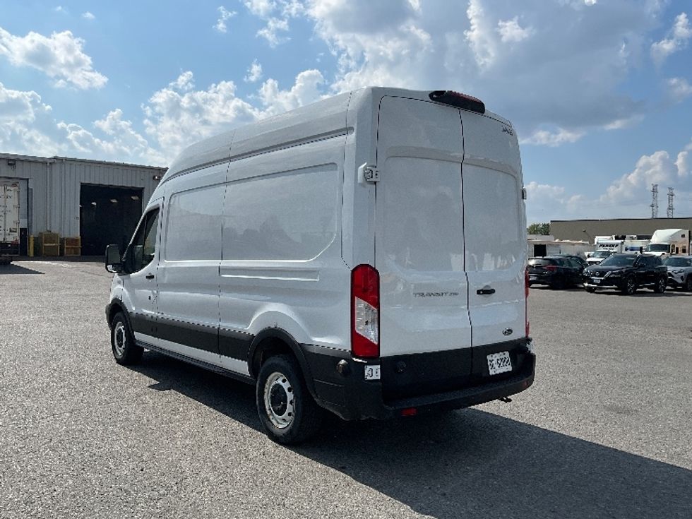 Cargo Van (Panel Van)-Light and Medium Duty Trucks-Ford-2019-Transit 250-Ottawa-ON-205,470\n\t\tkm-$ 38,000 - Image 6