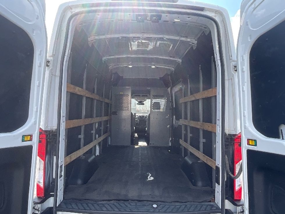 Cargo Van (Panel Van)-Light and Medium Duty Trucks-Ford-2019-Transit 250-Ottawa-ON-205,470\n\t\tkm-$ 38,000 - Image 8