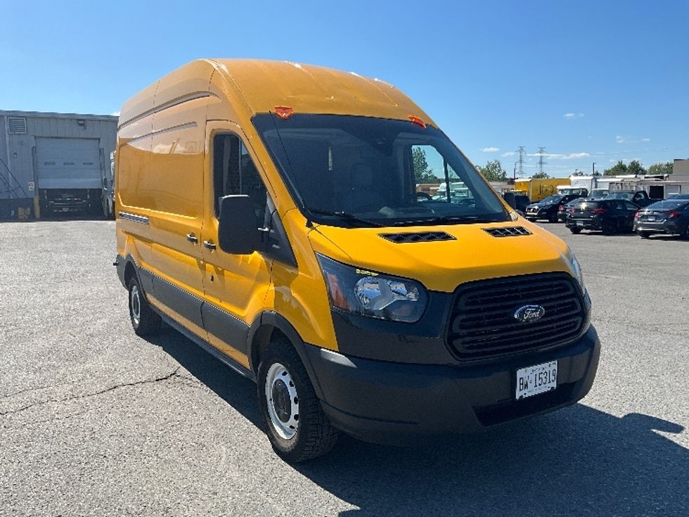Cargo Van (Panel Van)-Light and Medium Duty Trucks-Ford-2019-Transit 250-Ottawa-ON-214,286\n\t\tkm-$ 34,000 - Image 1