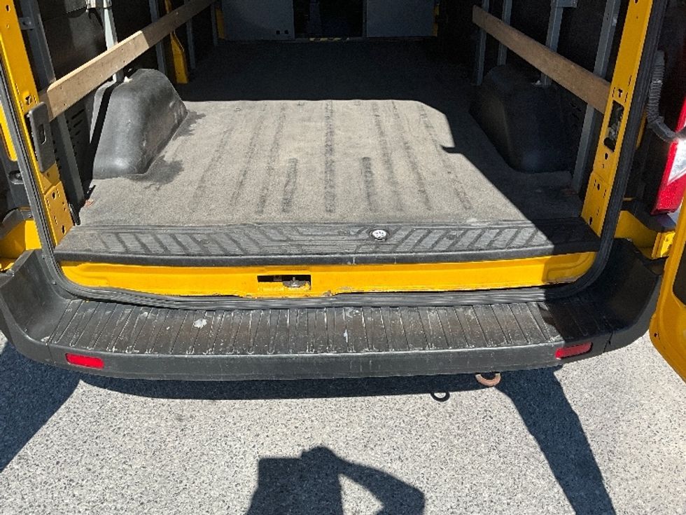 Cargo Van (Panel Van)-Light and Medium Duty Trucks-Ford-2019-Transit 250-Ottawa-ON-214,286\n\t\tkm-$ 34,000 - Image 10