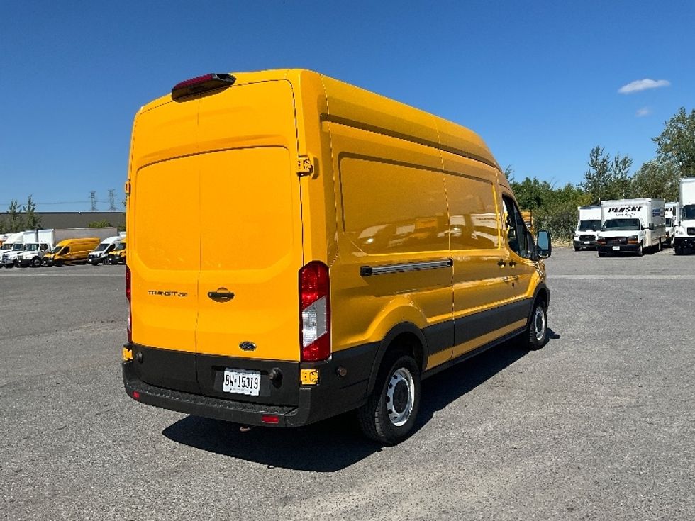 Cargo Van (Panel Van)-Light and Medium Duty Trucks-Ford-2019-Transit 250-Ottawa-ON-214,286\n\t\tkm-$ 34,000 - Image 13