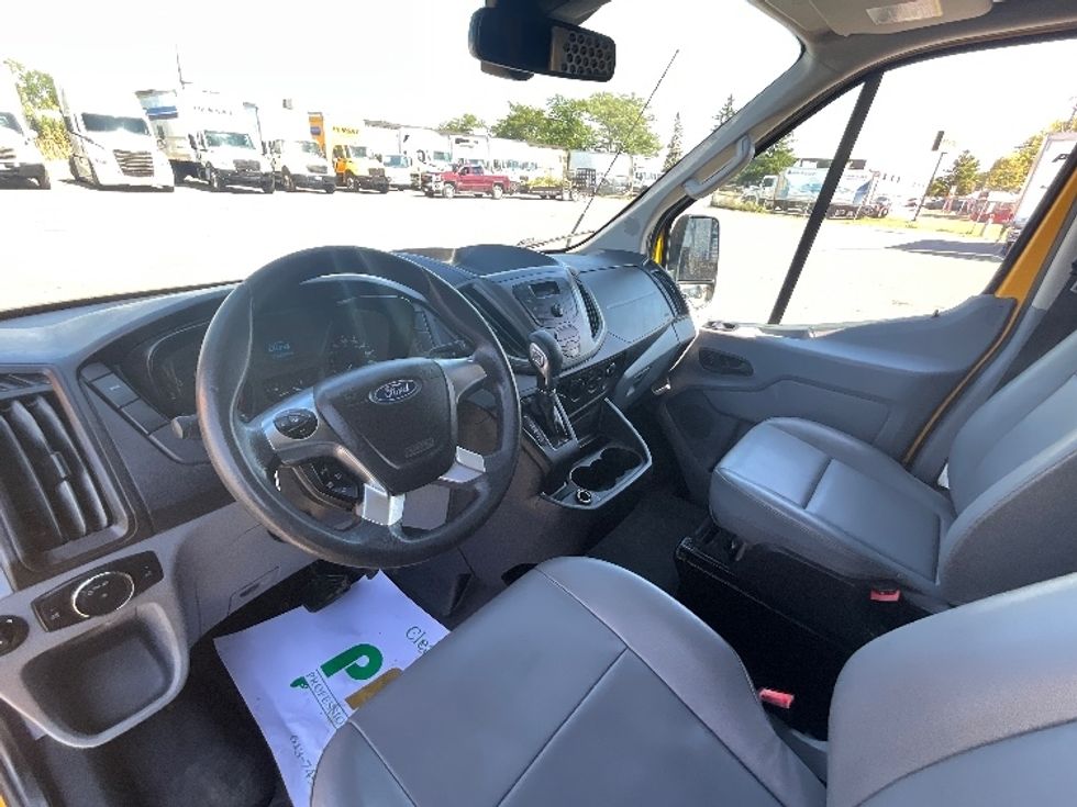Cargo Van (Panel Van)-Light and Medium Duty Trucks-Ford-2019-Transit 250-Ottawa-ON-214,286\n\t\tkm-$ 34,000 - Image 17