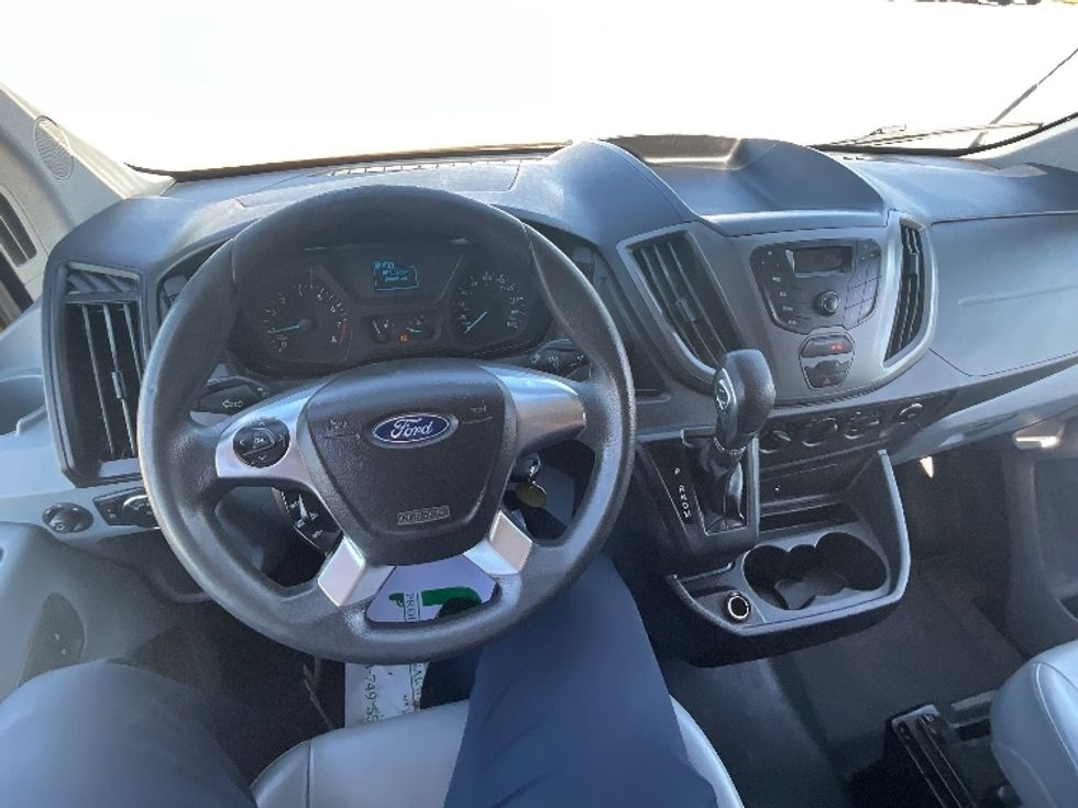 Cargo Van (Panel Van)-Light and Medium Duty Trucks-Ford-2019-Transit 250-Ottawa-ON-214,286\n\t\tkm-$ 34,000 - Image 18