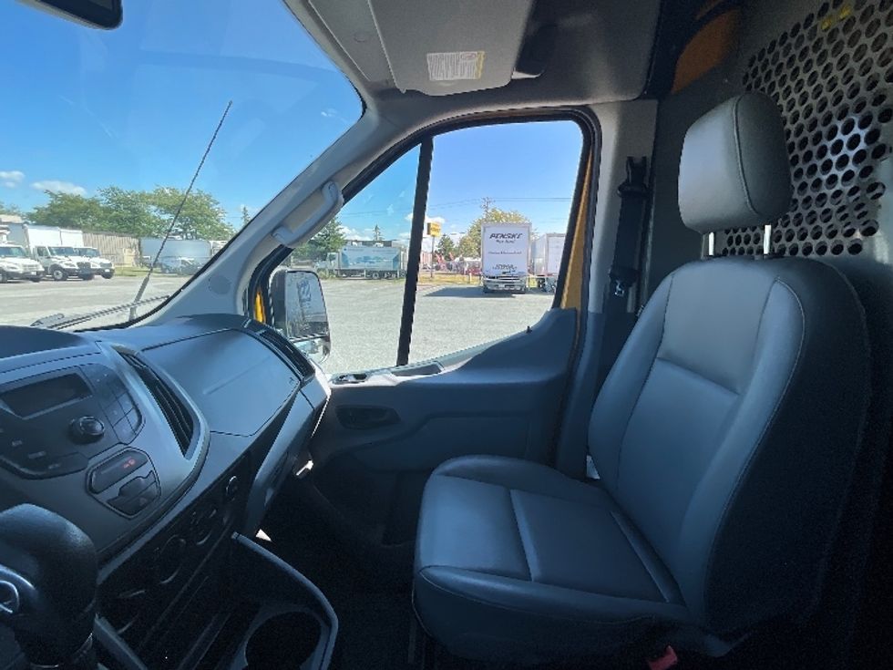 Cargo Van (Panel Van)-Light and Medium Duty Trucks-Ford-2019-Transit 250-Ottawa-ON-214,286\n\t\tkm-$ 34,000 - Image 19