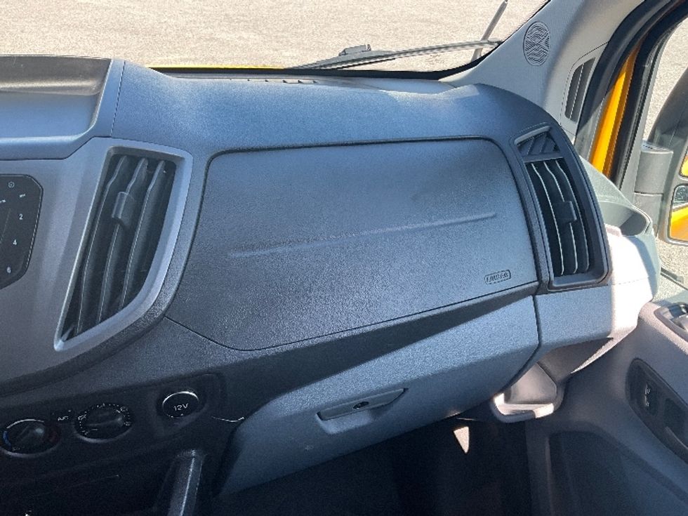 Cargo Van (Panel Van)-Light and Medium Duty Trucks-Ford-2019-Transit 250-Ottawa-ON-214,286\n\t\tkm-$ 34,000 - Image 21