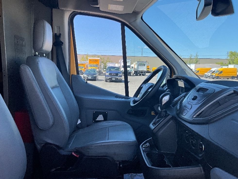 Cargo Van (Panel Van)-Light and Medium Duty Trucks-Ford-2019-Transit 250-Ottawa-ON-214,286\n\t\tkm-$ 34,000 - Image 22