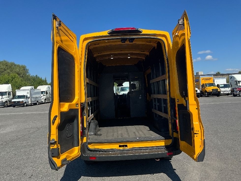 Cargo Van (Panel Van)-Light and Medium Duty Trucks-Ford-2019-Transit 250-Ottawa-ON-214,286\n\t\tkm-$ 34,000 - Image 9