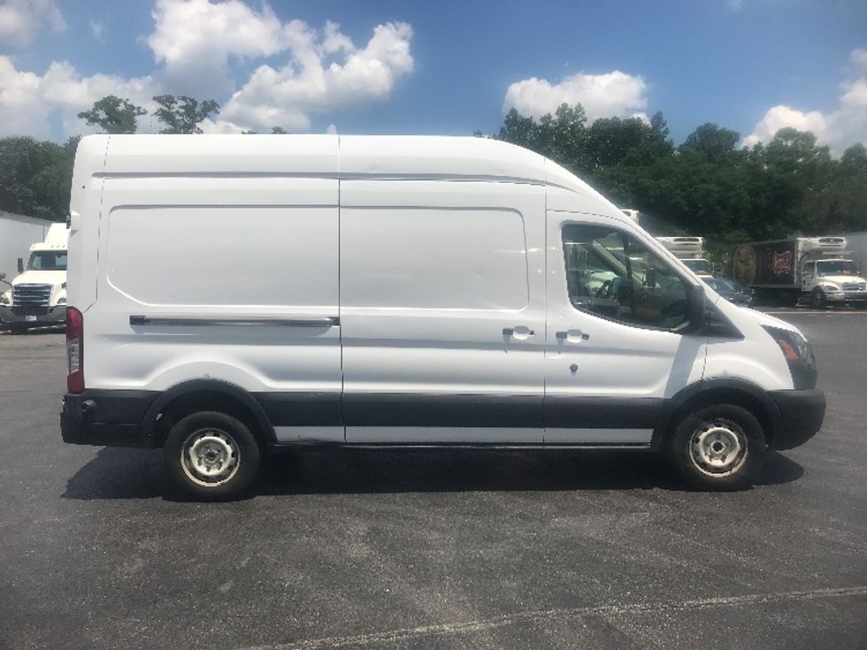 Cargo Van (Panel Van)-Light and Medium Duty Trucks-Ford-2019-Transit 250-Pittsburgh-PA-153,564\n\t\tmiles-$ 28,250 - Image 13