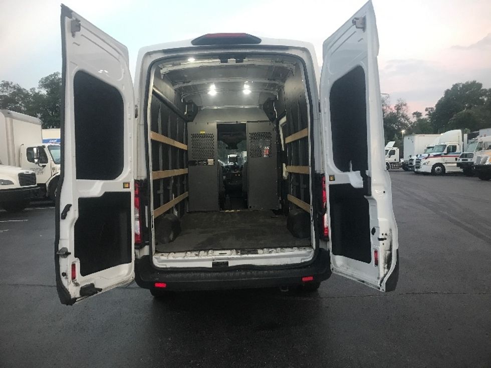 Cargo Van (Panel Van)-Light and Medium Duty Trucks-Ford-2019-Transit 250-Pittsburgh-PA-153,564\n\t\tmiles-$ 28,250 - Image 8