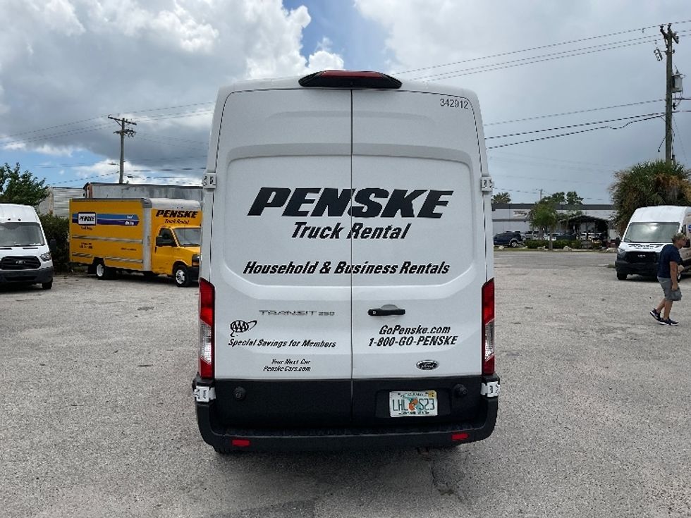 Cargo Van (Panel Van)-Light and Medium Duty Trucks-Ford-2019-Transit 250-Saint Petersburg-FL-117,397\n\t\tmiles-$ 31,000 - Image 7