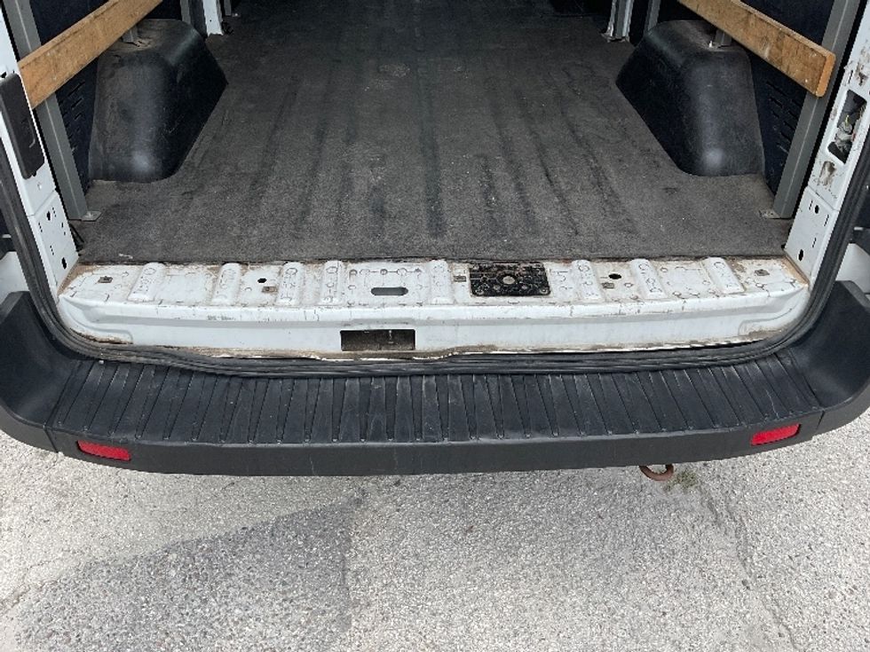 Cargo Van (Panel Van)-Light and Medium Duty Trucks-Ford-2019-Transit 250-Saint Petersburg-FL-117,397\n\t\tmiles-$ 31,000 - Image 9