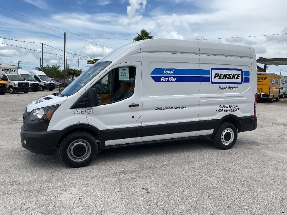 Cargo Van (Panel Van)-Light and Medium Duty Trucks-Ford-2019-Transit 250-Saint Petersburg-FL-117,397\n\t\tmiles-$ 31,000 - Image 4