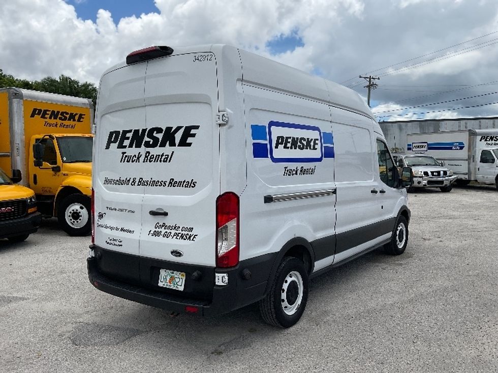 Cargo Van (Panel Van)-Light and Medium Duty Trucks-Ford-2019-Transit 250-Saint Petersburg-FL-117,397\n\t\tmiles-$ 31,000 - Image 12