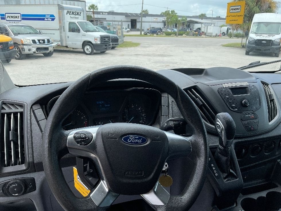 Cargo Van (Panel Van)-Light and Medium Duty Trucks-Ford-2019-Transit 250-Saint Petersburg-FL-117,397\n\t\tmiles-$ 31,000 - Image 17
