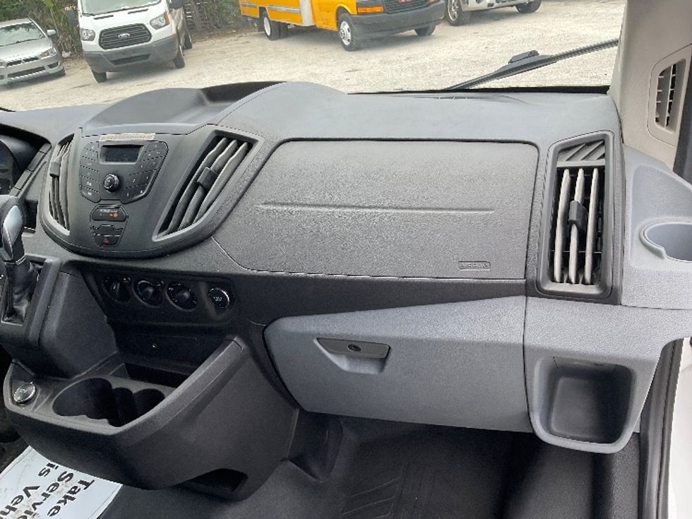 Cargo Van (Panel Van)-Light and Medium Duty Trucks-Ford-2019-Transit 250-Saint Petersburg-FL-117,397\n\t\tmiles-$ 31,000 - Image 20