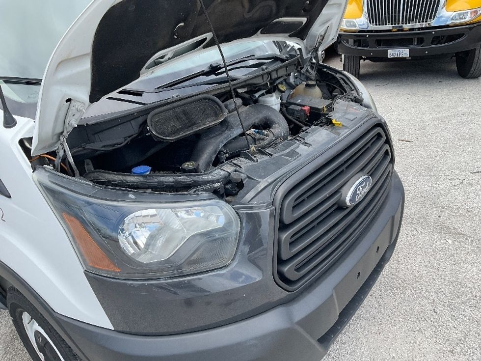 Cargo Van (Panel Van)-Light and Medium Duty Trucks-Ford-2019-Transit 250-Saint Petersburg-FL-117,397\n\t\tmiles-$ 31,000 - Image 22