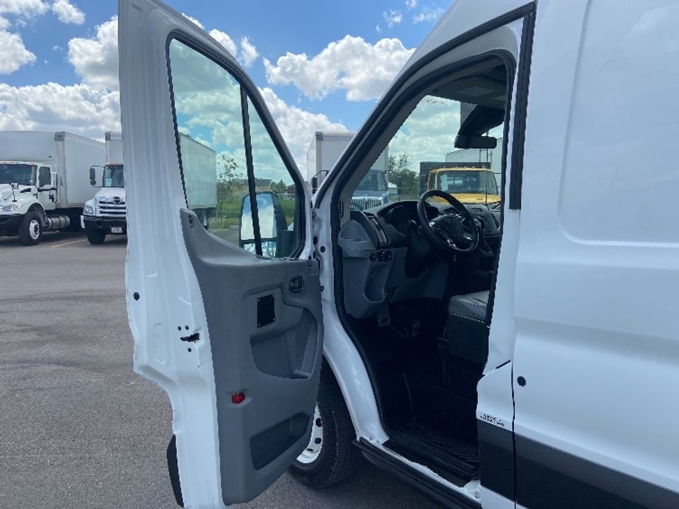 Cargo Van (Panel Van)-Light and Medium Duty Trucks-Ford-2019-Transit 250-San Antonio-TX-89,631\n\t\tmiles-$ 34,500 - Image 14