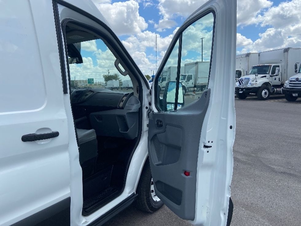 Cargo Van (Panel Van)-Light and Medium Duty Trucks-Ford-2019-Transit 250-San Antonio-TX-89,631\n\t\tmiles-$ 34,500 - Image 18