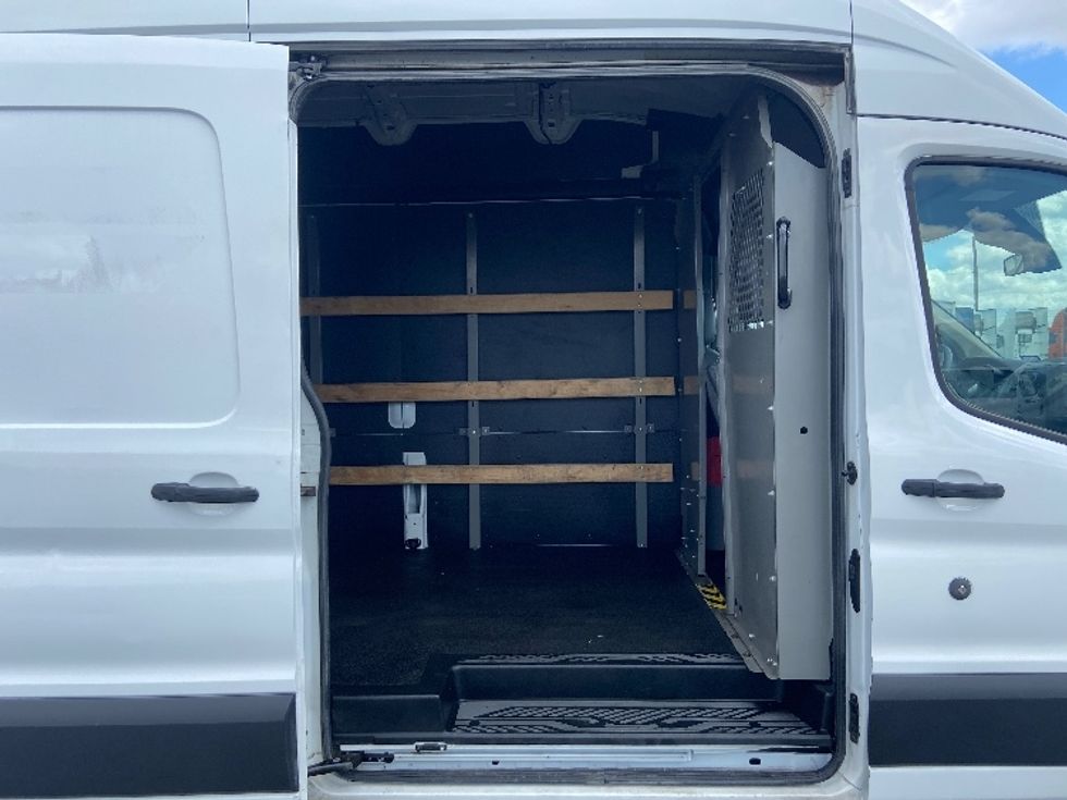 Cargo Van (Panel Van)-Light and Medium Duty Trucks-Ford-2019-Transit 250-San Antonio-TX-89,631\n\t\tmiles-$ 34,500 - Image 24