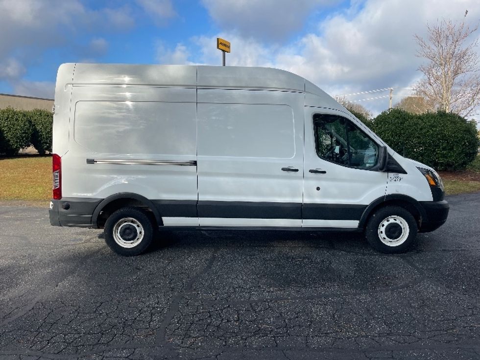 Cargo Van (Panel Van)-Light and Medium Duty Trucks-Ford-2019-Transit 250-Spartanburg-SC-103,772\n\t\tmiles-$ 34,000 - Image 15