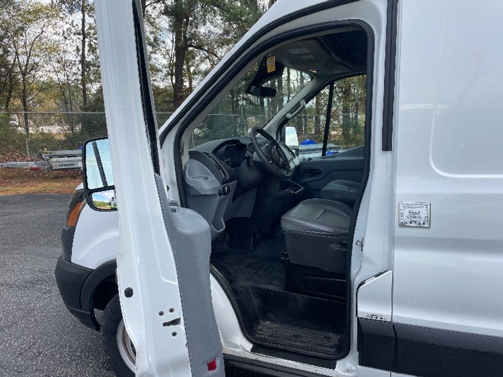 Cargo Van (Panel Van)-Light and Medium Duty Trucks-Ford-2019-Transit 250-Spartanburg-SC-103,772\n\t\tmiles-$ 34,000 - Image 16