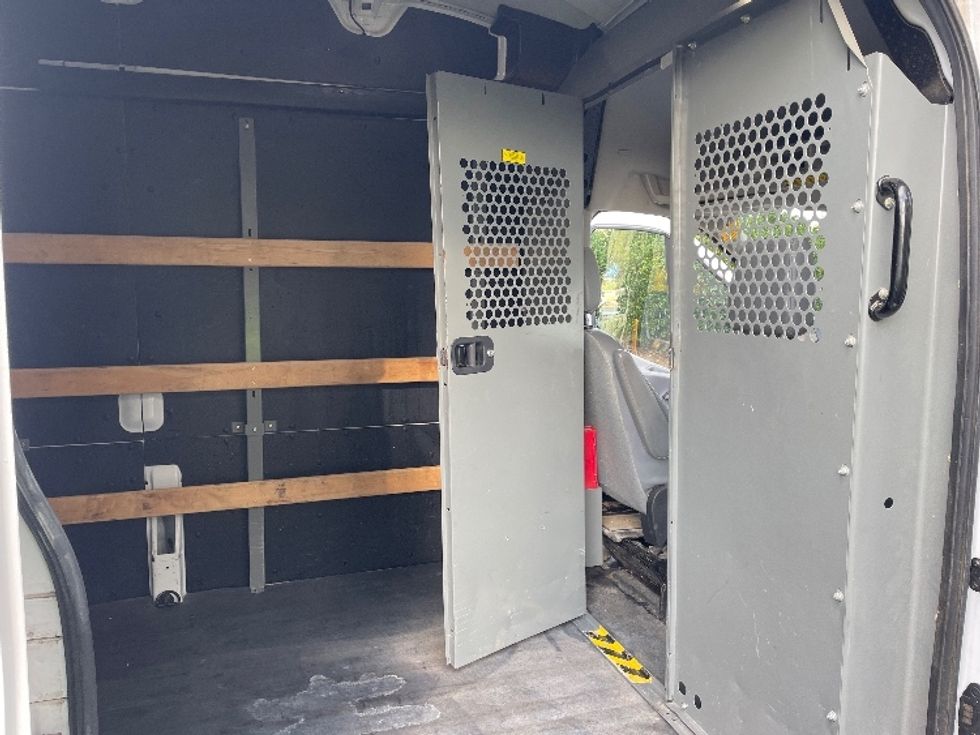 Cargo Van (Panel Van)-Light and Medium Duty Trucks-Ford-2019-Transit 250-Spartanburg-SC-103,772\n\t\tmiles-$ 34,000 - Image 26