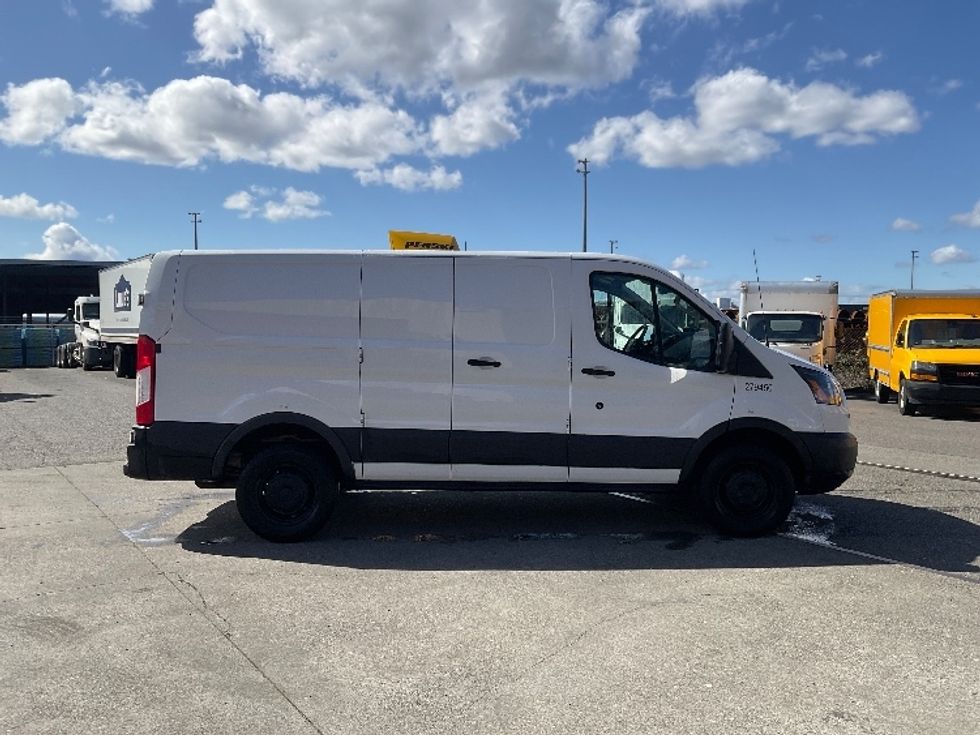 Cargo Van (Panel Van)-Light and Medium Duty Trucks-Ford-2019-Transit 250-Tacoma-WA-80,365\n\t\tmiles-$ 26,750 - Image 14
