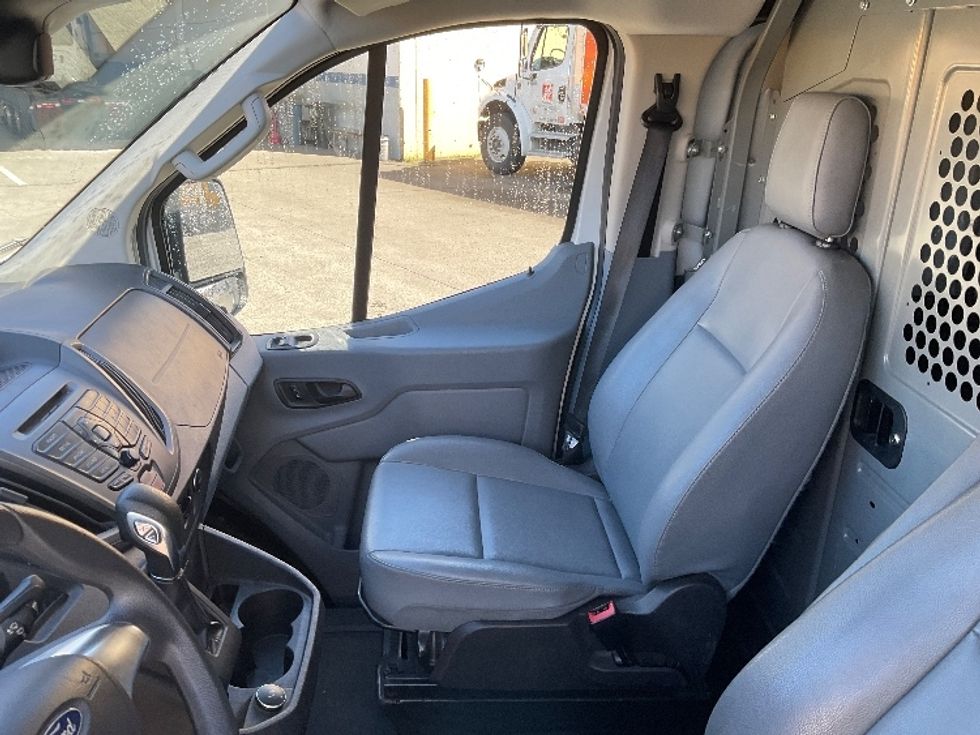 Cargo Van (Panel Van)-Light and Medium Duty Trucks-Ford-2019-Transit 250-Tacoma-WA-80,365\n\t\tmiles-$ 26,750 - Image 18