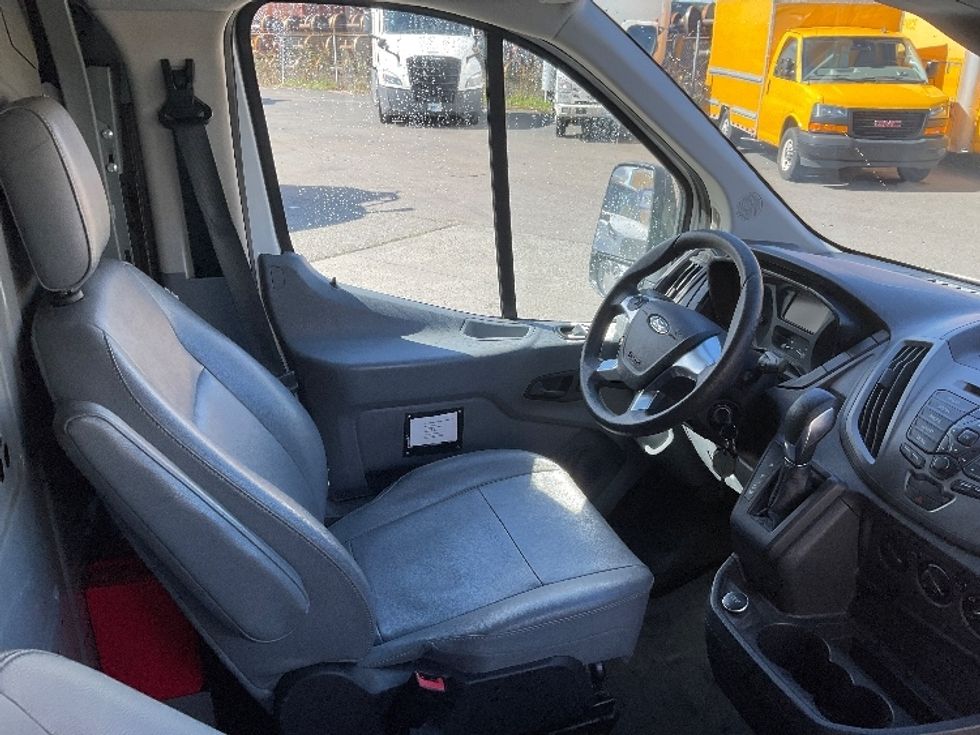Cargo Van (Panel Van)-Light and Medium Duty Trucks-Ford-2019-Transit 250-Tacoma-WA-80,365\n\t\tmiles-$ 26,750 - Image 21